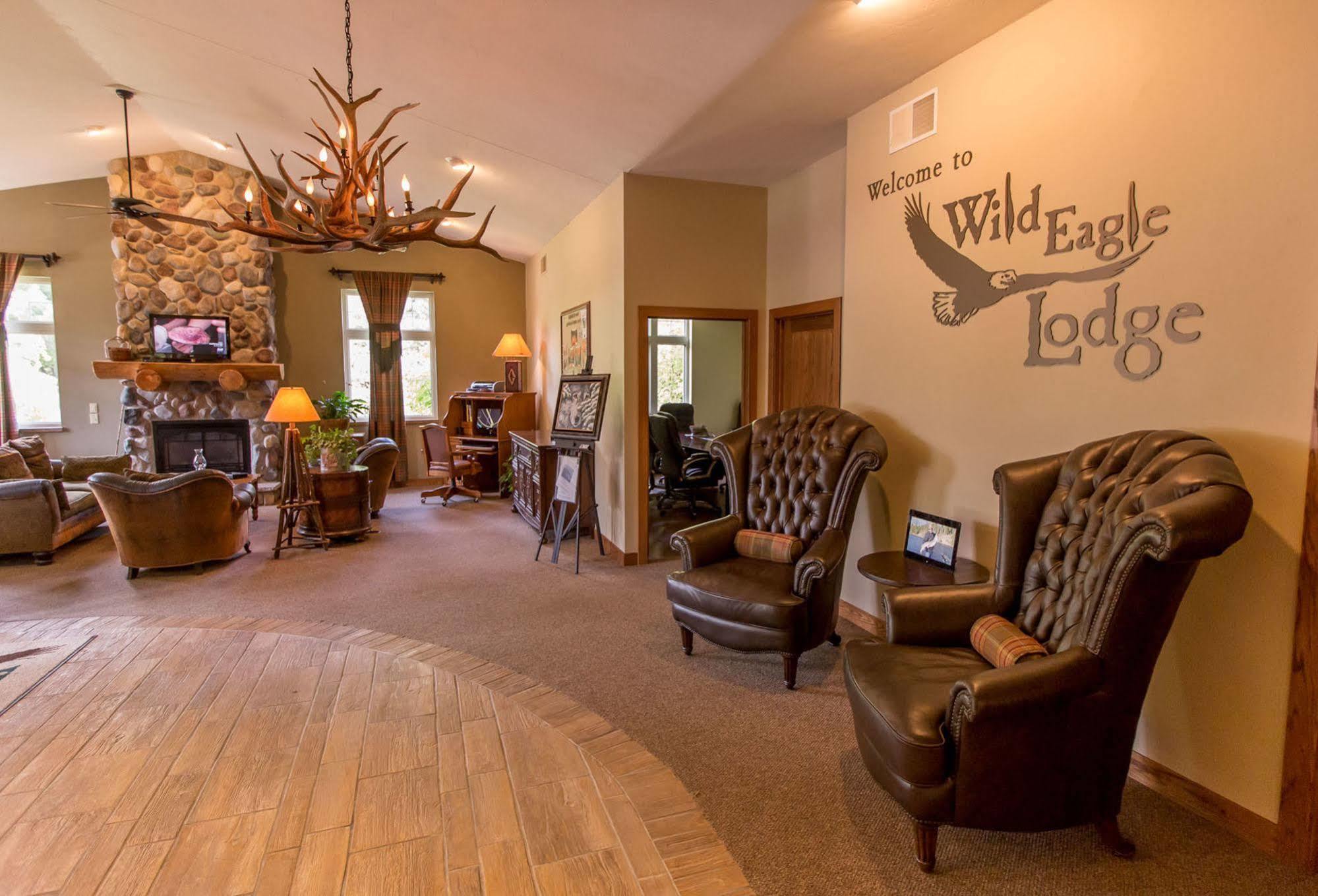 Wild Eagle Lodge Eagle River Exterior photo
